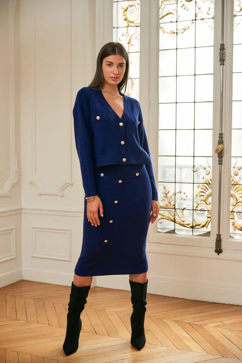 Elegantes Duo: Midi-Rock und Cardigan in Dunkelblau