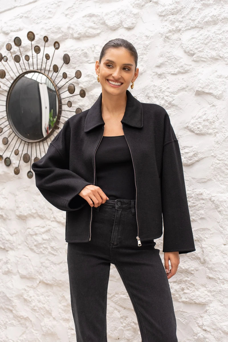 Kurze Jacke aus Wollmischung