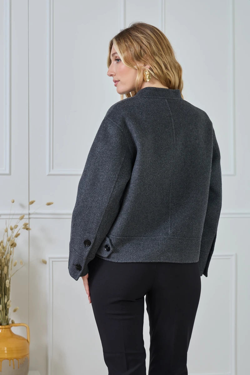 Kurzer Wollmantel