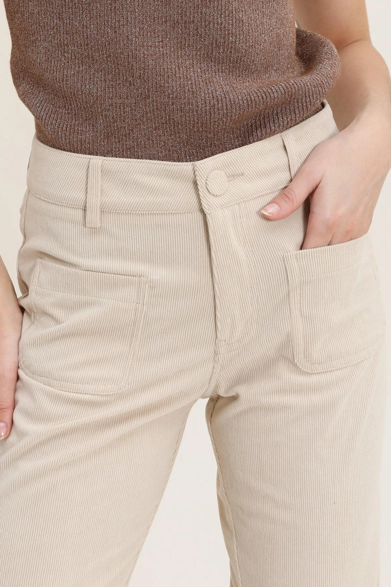 Gerade geschnittene Samthose mit Taschen