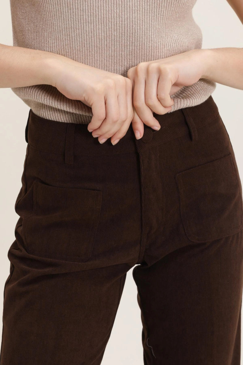 Gerade geschnittene Samthose mit Taschen
