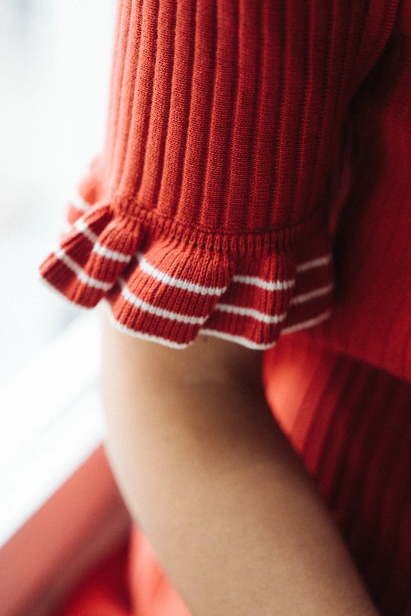 Rippstrick-Minikleid mit Rückenausschnitt