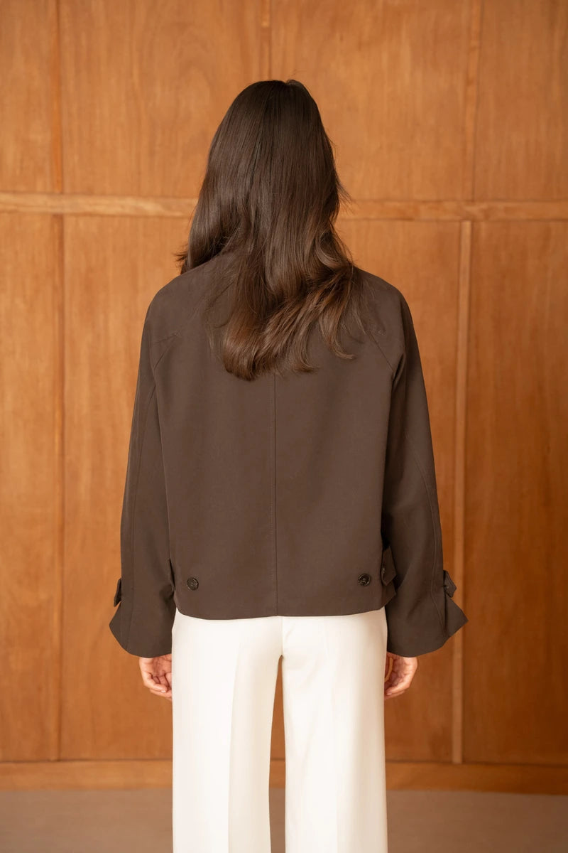 Kurze Jacke mit umwandelbarem Reverskragen