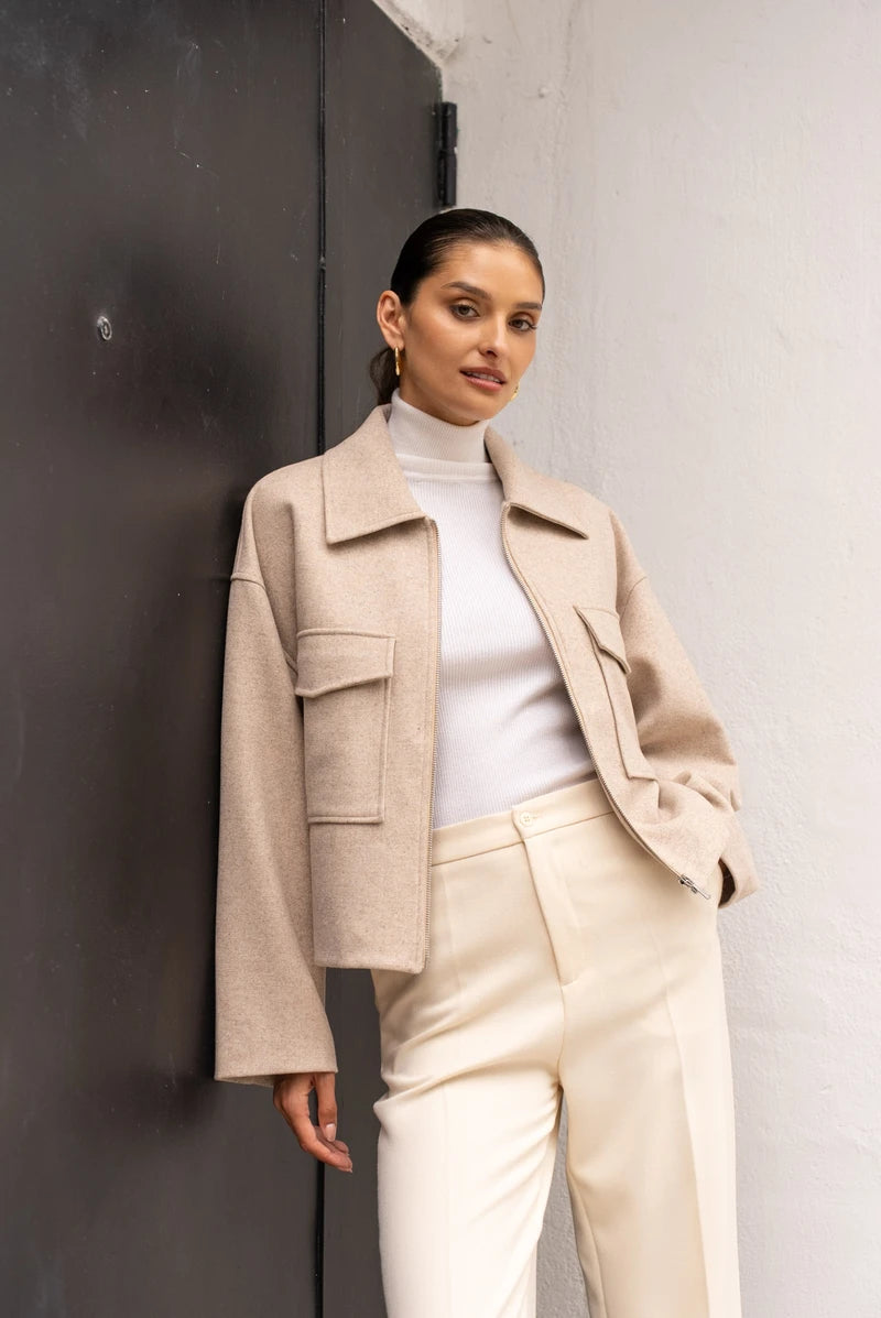 Kurze Jacke aus Wollmischung