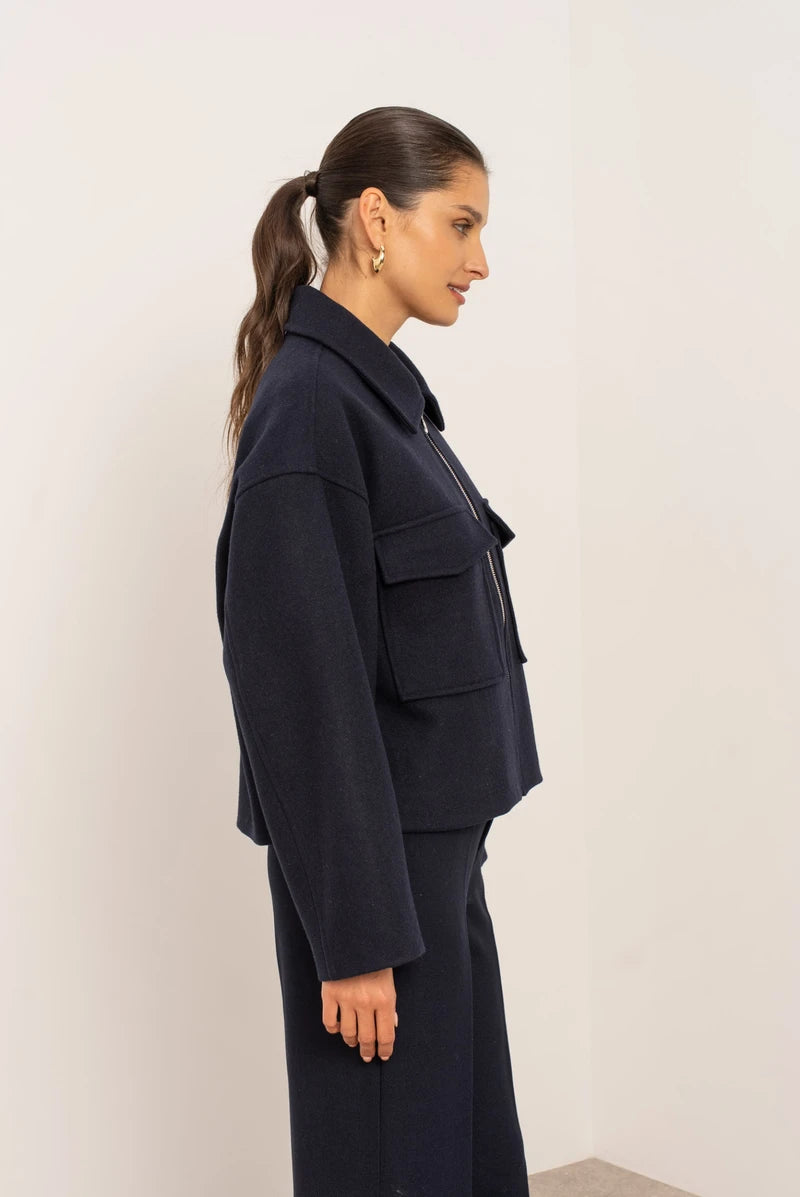 Kurze Jacke aus Wollmischung