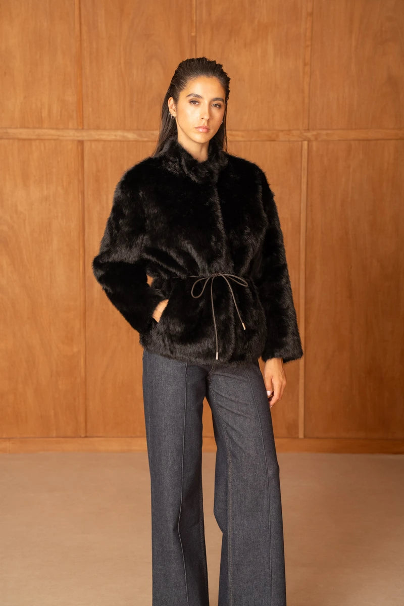 Bootcut-Hose petite: So stylst du sie elegant im Herbst