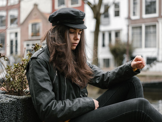 Lederjacke kombinieren: So stylst du den Herbst-Klassiker
