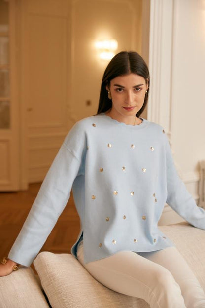 Pullover mit goldenen Tupfen