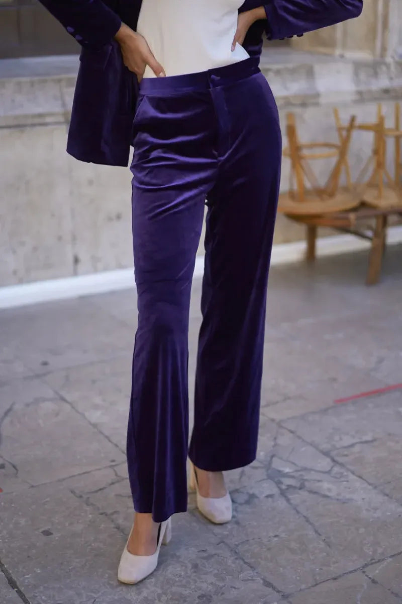 Gerade geschnittene Samthose