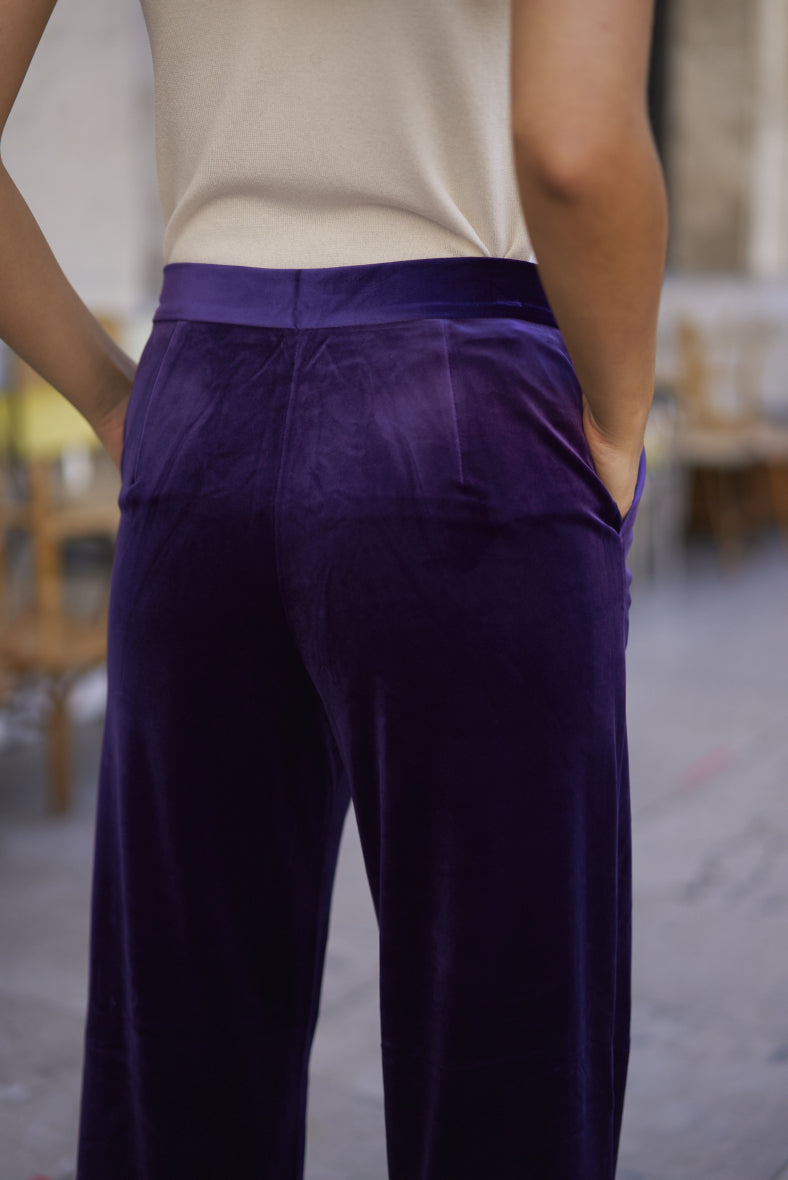 Gerade geschnittene Samthose