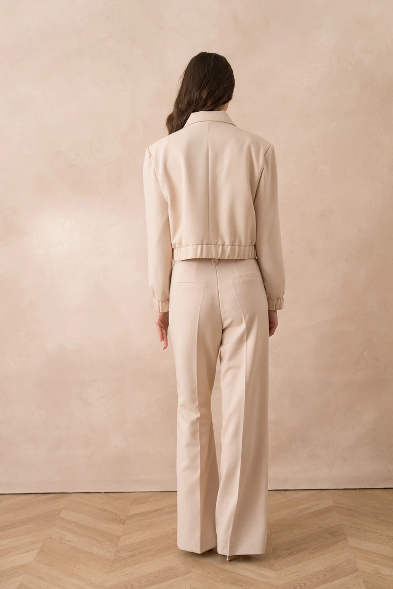 Hoch taillierte Hose