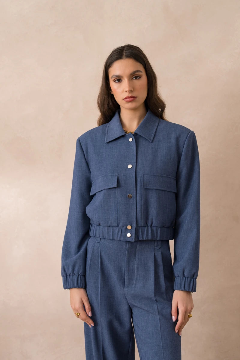 Kurz geschnittene Bomberjacke