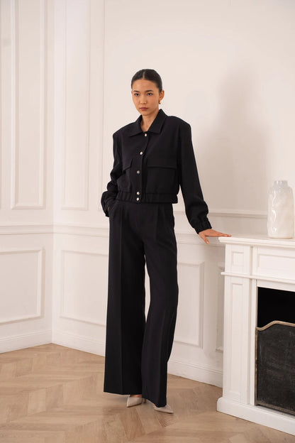 Kurz geschnittene Bomberjacke