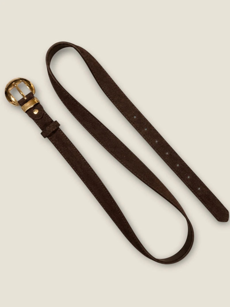 Schmaler Ledergürtel Damen Dunkelbraun mit goldener Schnalle, Detailansicht - Valentina Schuhmann