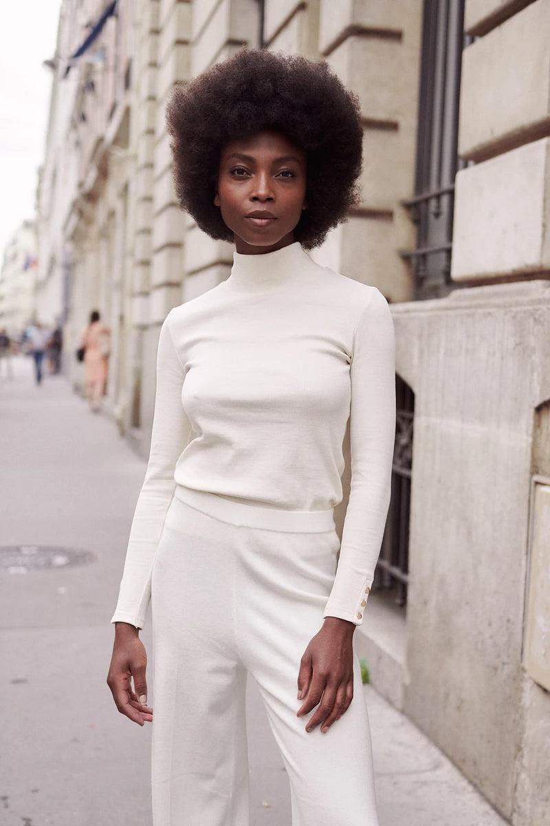 Figurbetontes Longsleeve mit Schmuckknöpfen