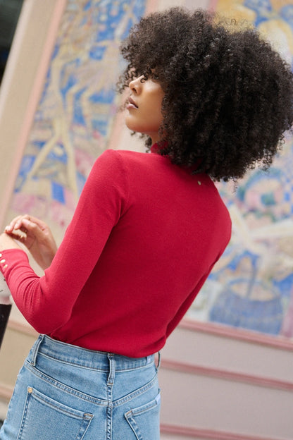 Figurbetontes Longsleeve mit Schmuckknöpfen