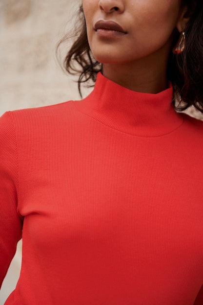 Figurbetontes Longsleeve mit Schmuckknöpfen