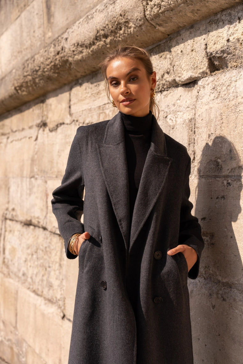 Eleganter Wollmantel