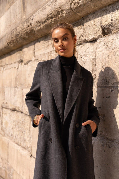 Eleganter Wollmantel