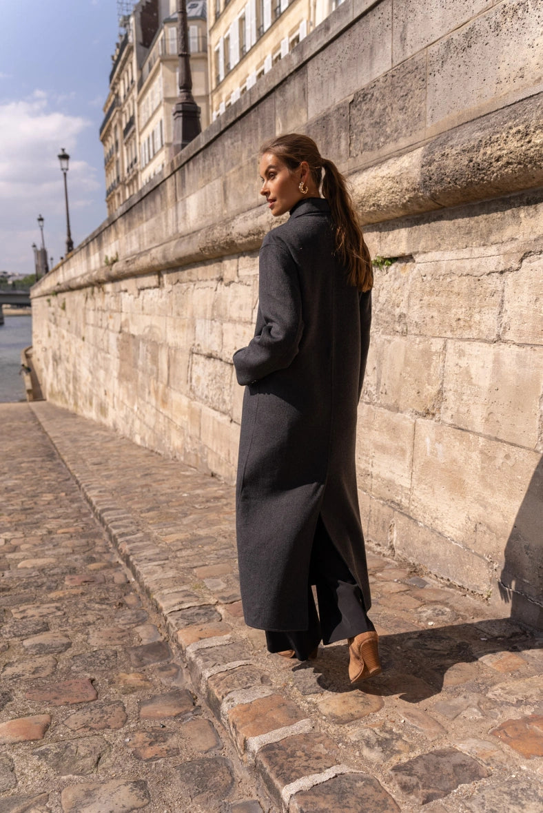 Eleganter Wollmantel