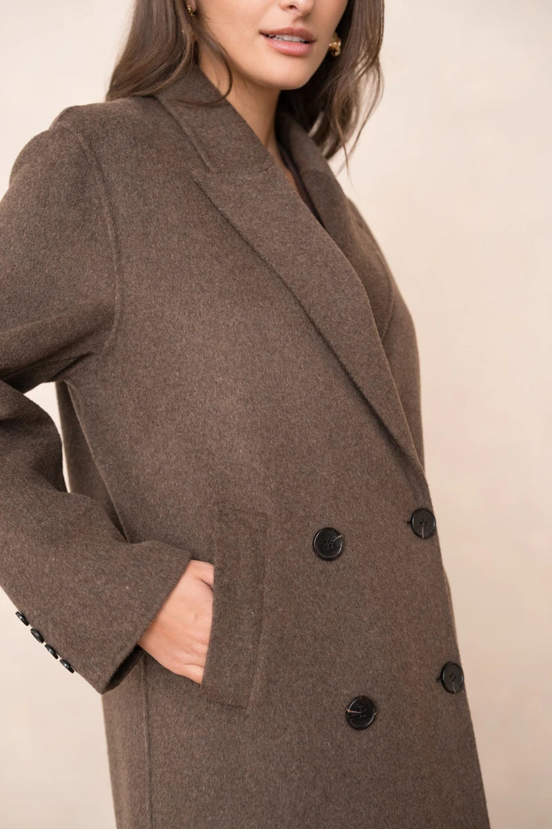 Eleganter Wollmantel