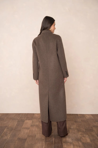 Eleganter Wollmantel