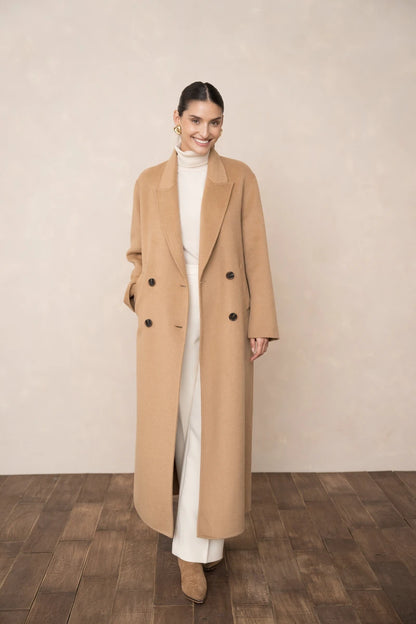 Eleganter Wollmantel