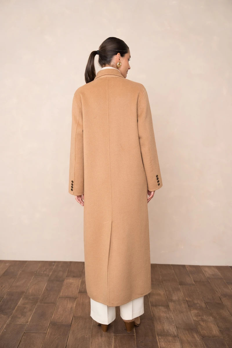 Eleganter Wollmantel