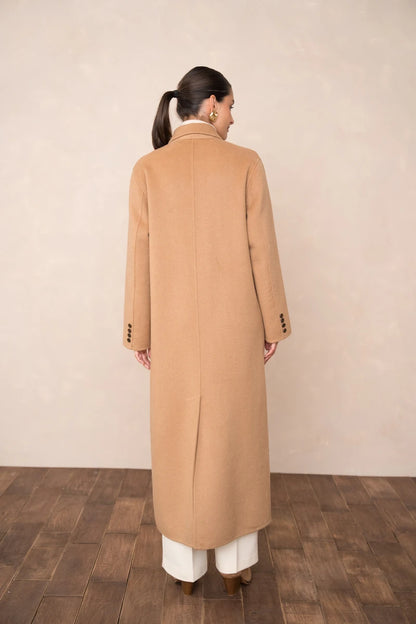 Eleganter Wollmantel