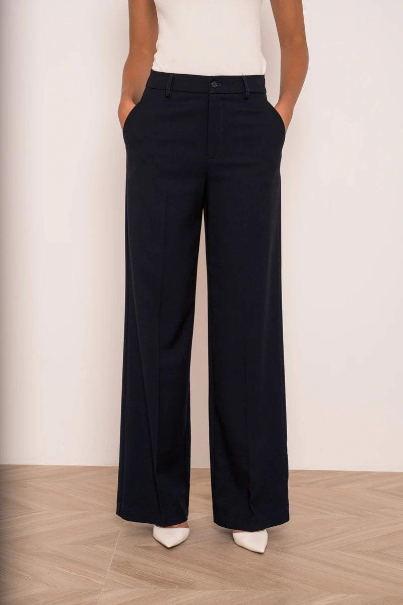 Weit geschnittene Hose