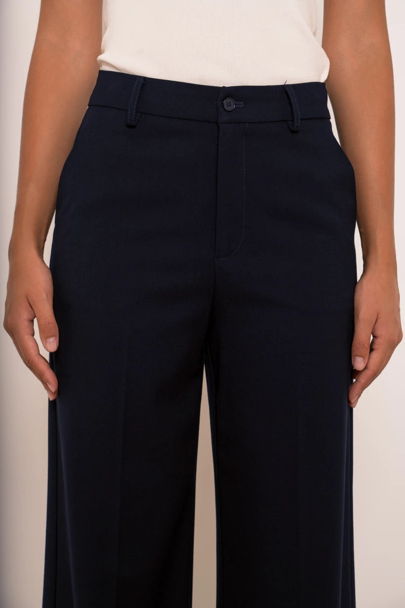Weit geschnittene Hose