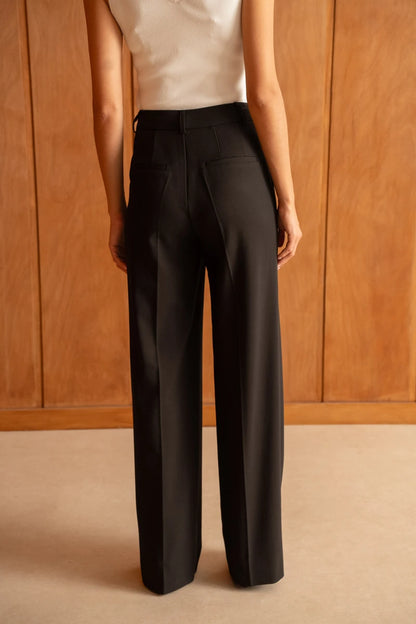 Weit geschnittene Hose
