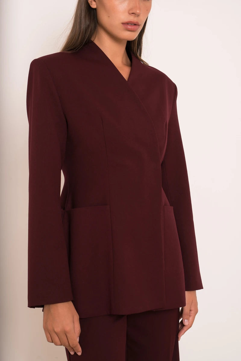 Asymmetrische taillierte Zweireiher-Jacke