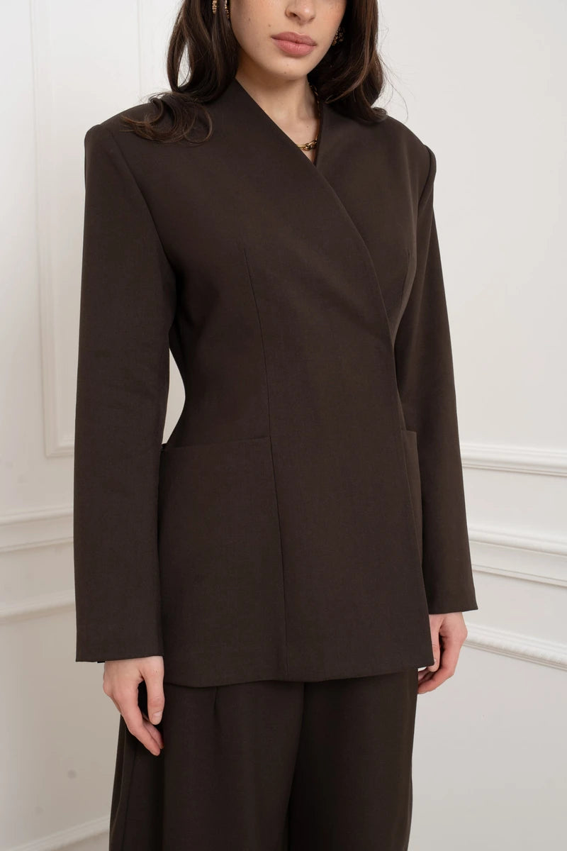 Asymmetrische taillierte Zweireiher-Jacke