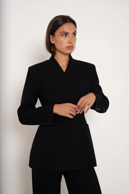 Asymmetrische taillierte Zweireiher-Jacke