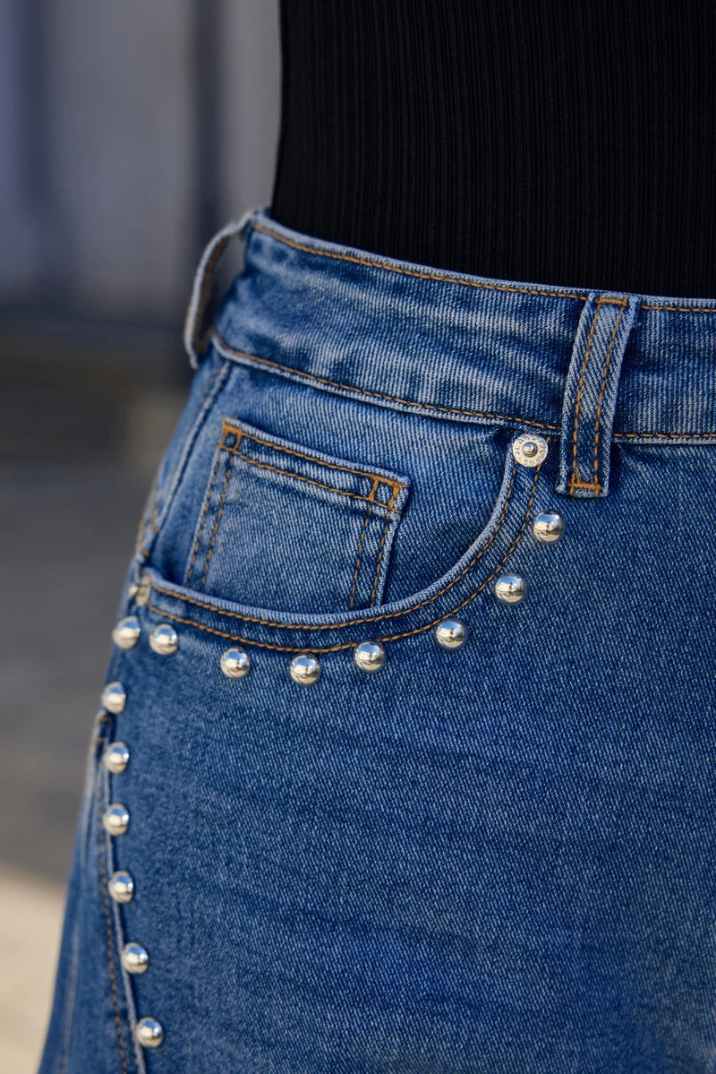Balloon-Jeans mit Nieten-Details
