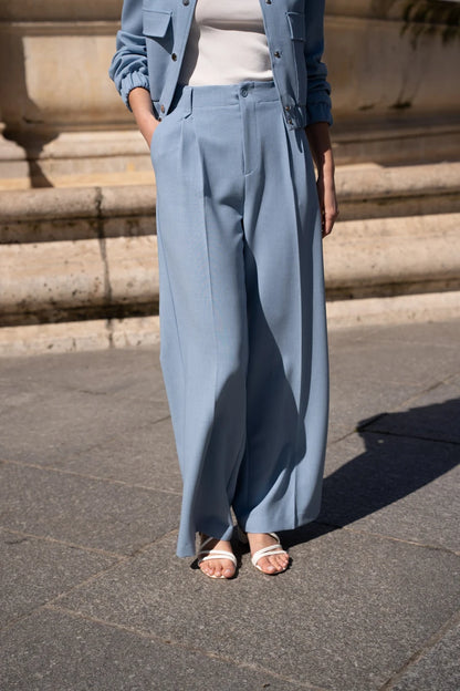 Weite Hose mit hoher Taille und Bundfalten