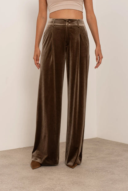 Weite Hose aus Samt
