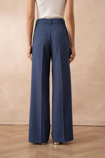 Weite Hose mit hoher Taille und Bundfalten