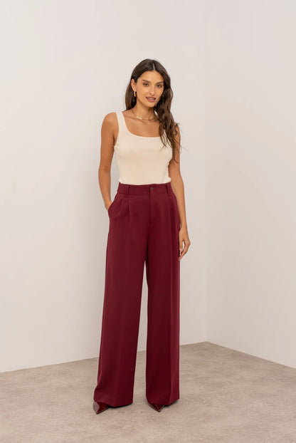 Hoch taillierte Hose