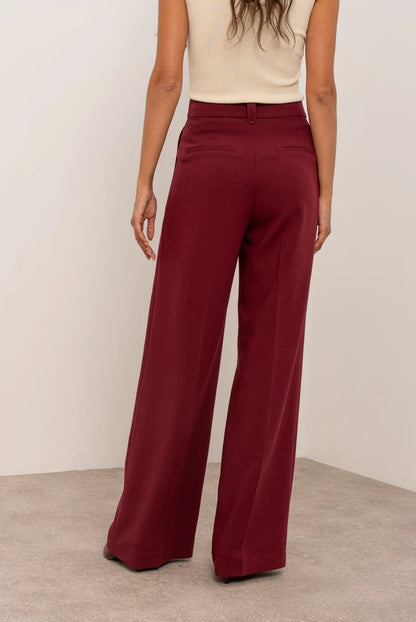Hoch taillierte Hose