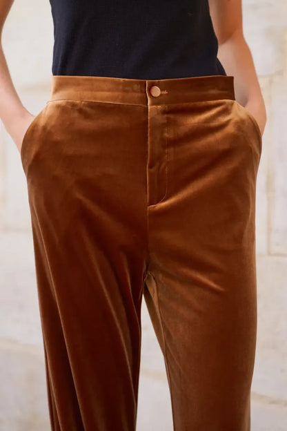 Gerade geschnittene Samthose