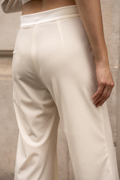 Gerade geschnittene Samthose