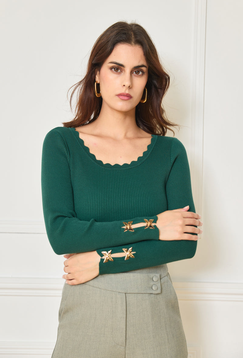 Pullover mit goldenen Details an den Ärmeln