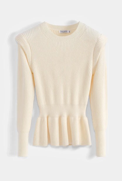 Rippstrickpullover mit Schulterpolstern