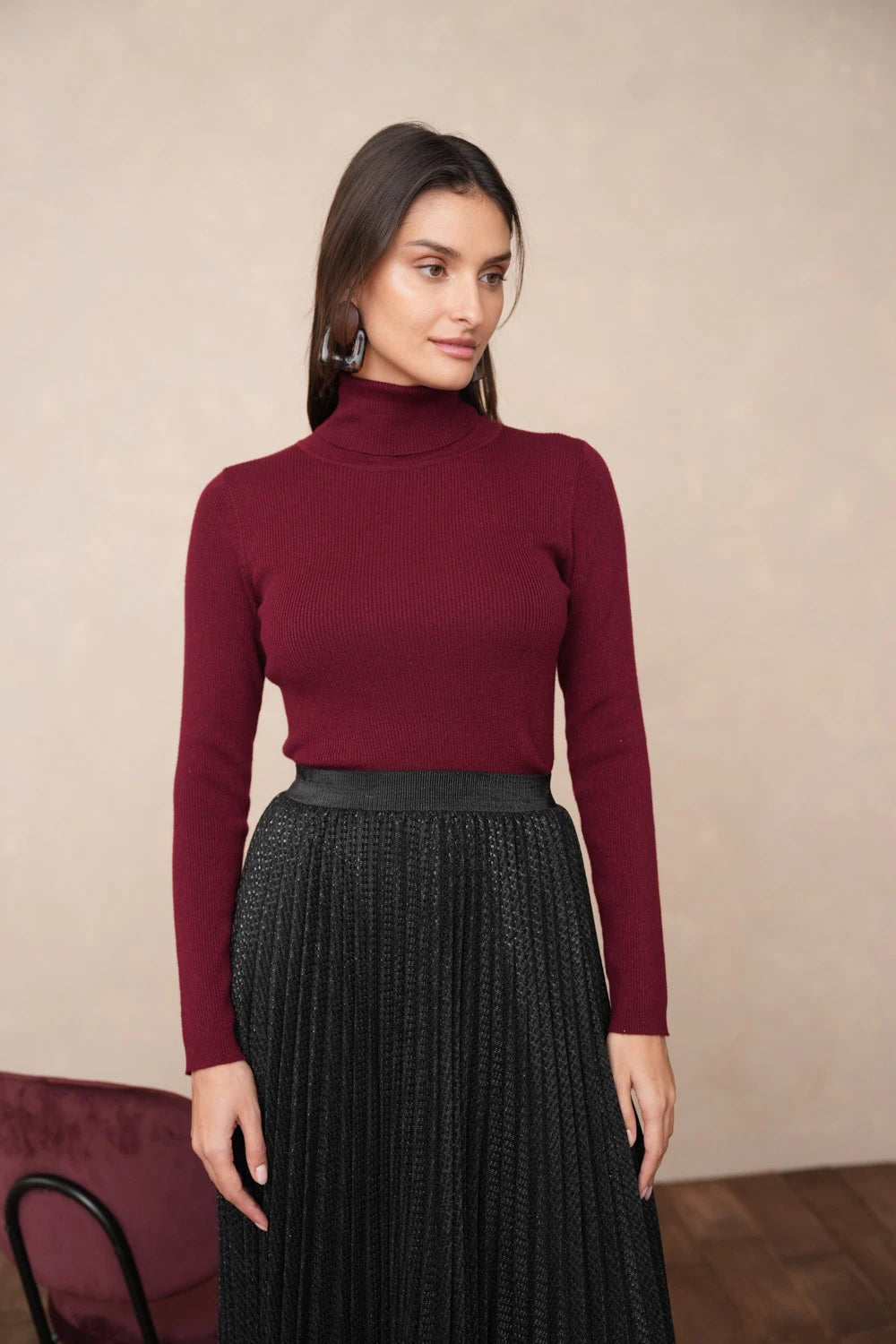 Rollkragenpullover aus Viskose und Lurex