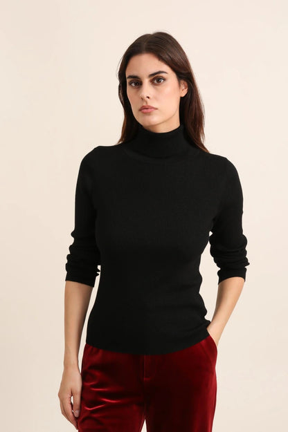 Rollkragenpullover aus Viskose und Lurex