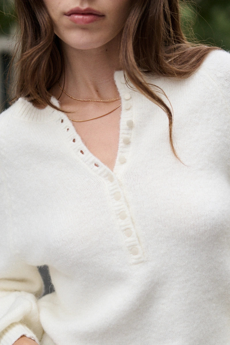 Alpaka- und Wollpullover mit Knopfleiste