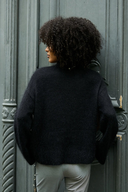 Angora-Pullover mit hohem Kragen