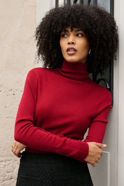 Slim-Fit Pullover aus Kaschmir-Mix mit hohem Kragen